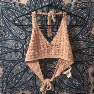 Cute cropped halter top size M